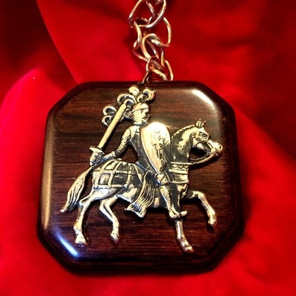 Retro Gold Knight w/Sword Medallion Lg Wood Mount 60s Nehru Jacket Battle - Picture 5 of 5